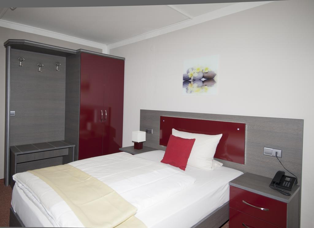 Waldhotel Sindelfingen Am Eichholz Δωμάτιο φωτογραφία